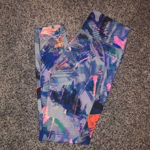 Fabletics size 6 patterned leggings